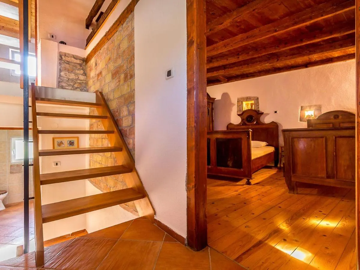 Rustic Holiday Home In Medulin With Private Pool